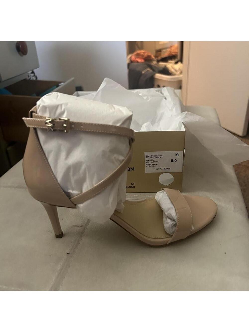 Michael Michael Kors Ava Mid 3” heel Sandal in LT Blush Patent Leather size 8